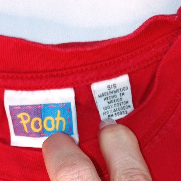 Pooh Felt a Laugh Coming On Red Graphic T Shirt Size S - Picture 2 of 10